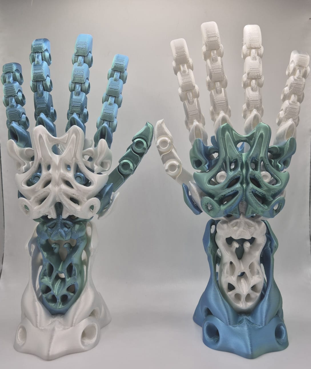 Mână bionică articulată: Set