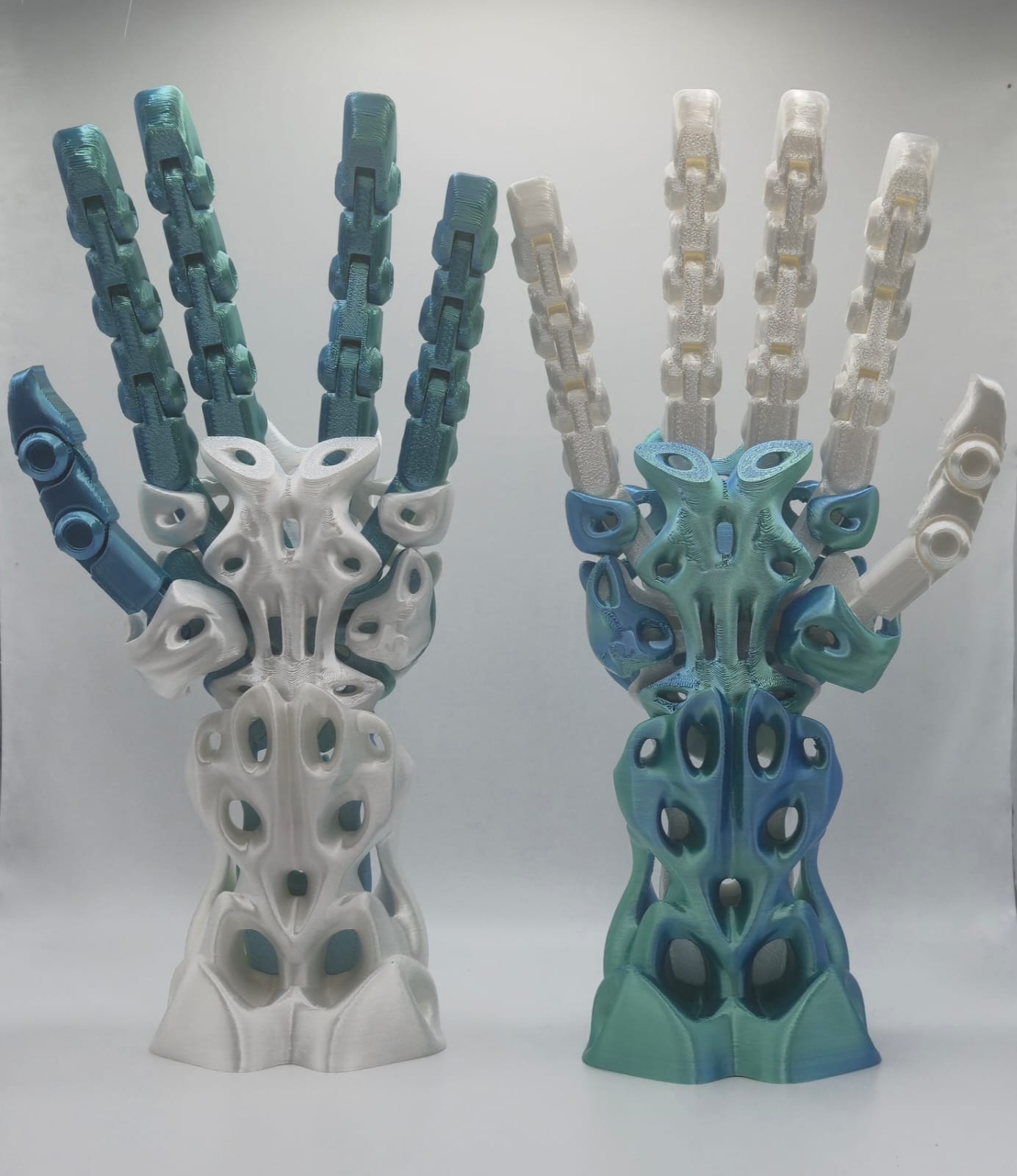 Mână bionică articulată: Set