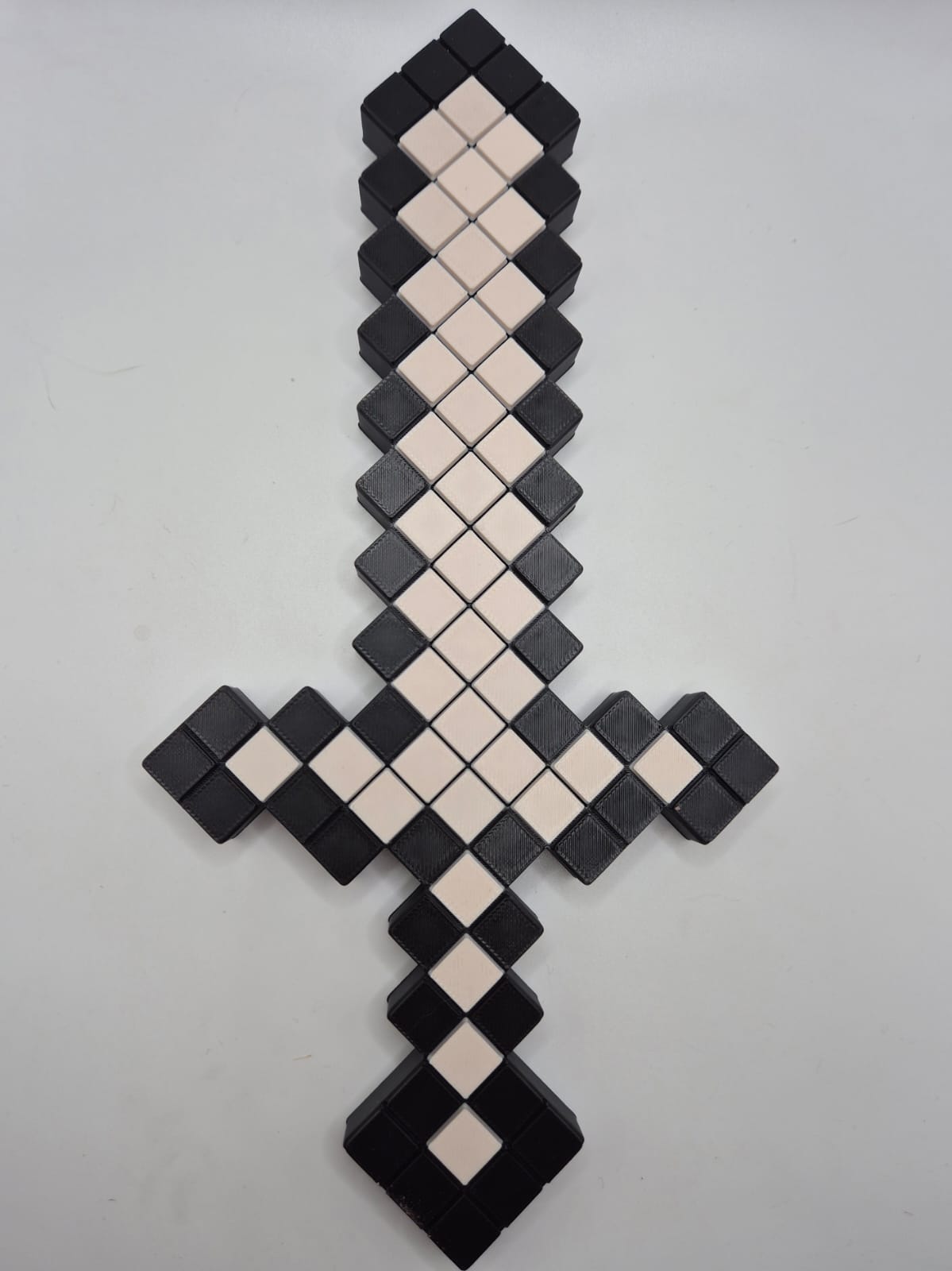 Sabie Pixelată Minecraft – Model decorativ