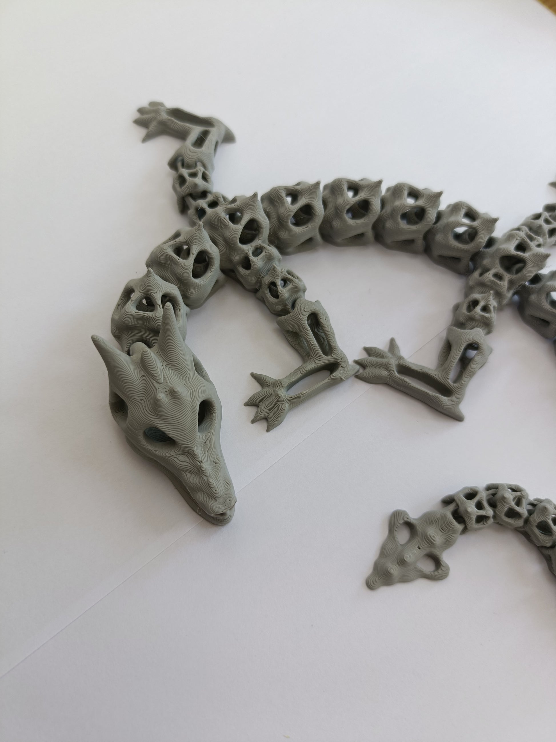 Figurina dragon scheletic articulat