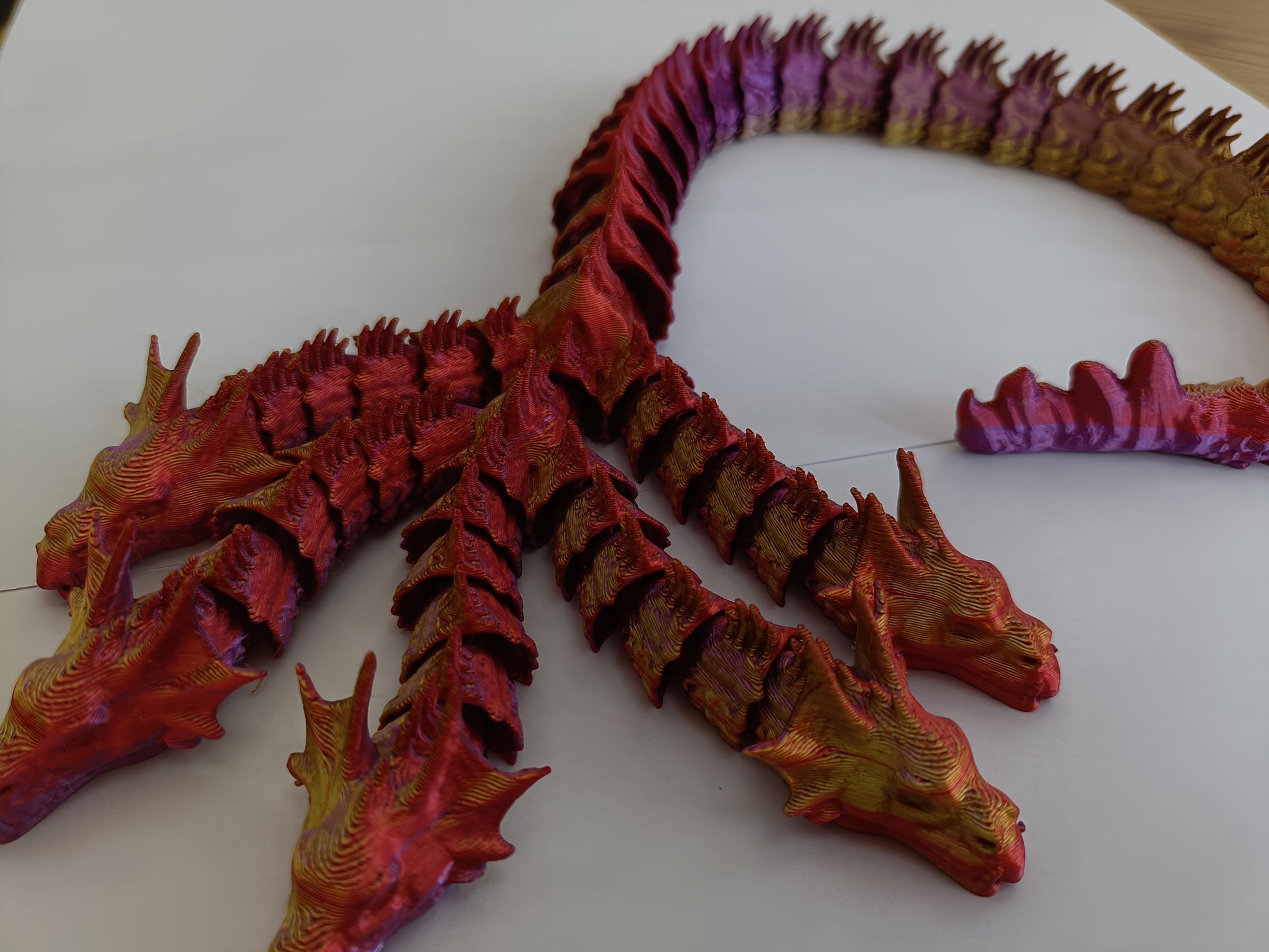 Dragon articulat cu cinci capete