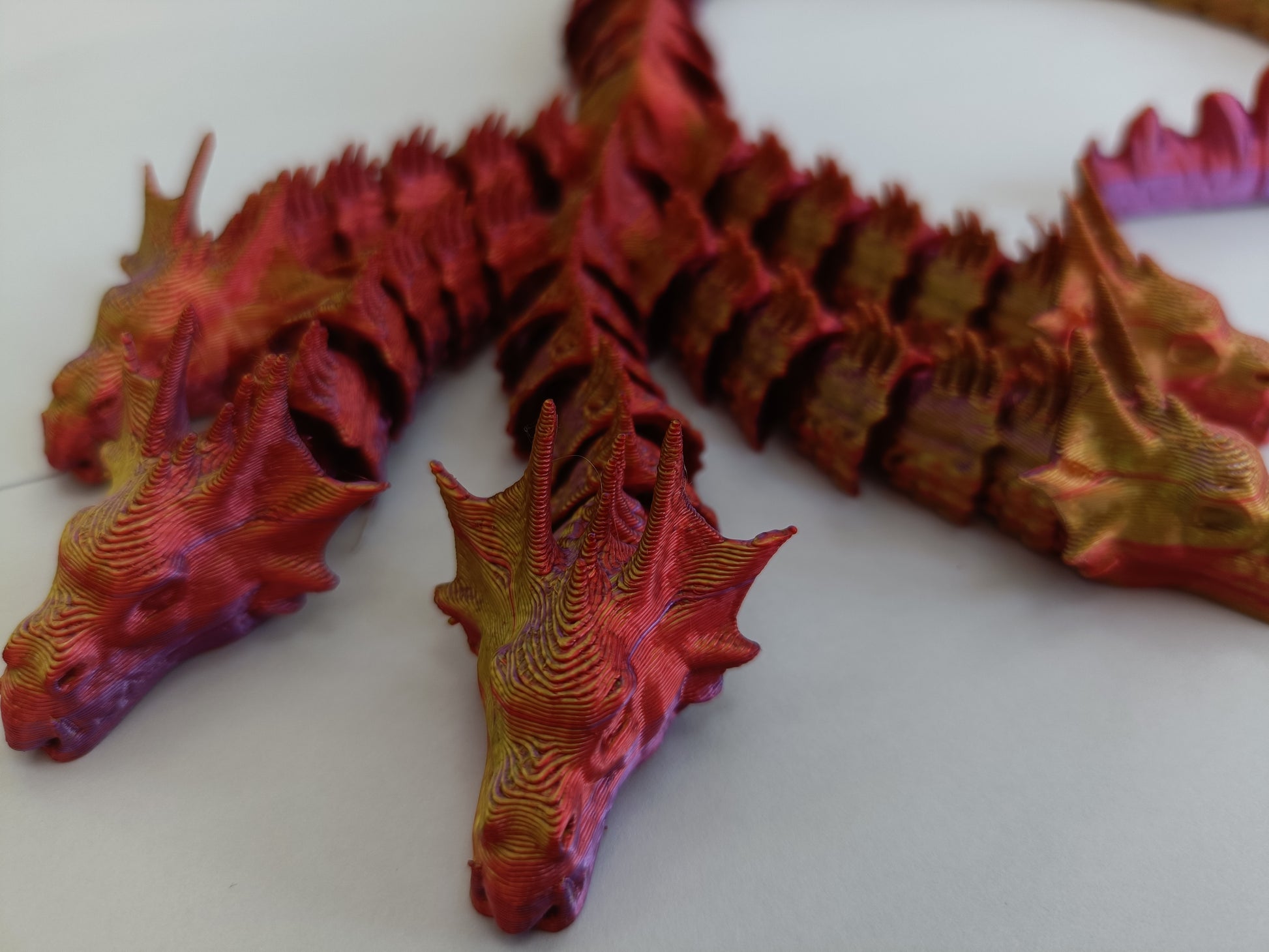 Dragon articulat cu cinci capete