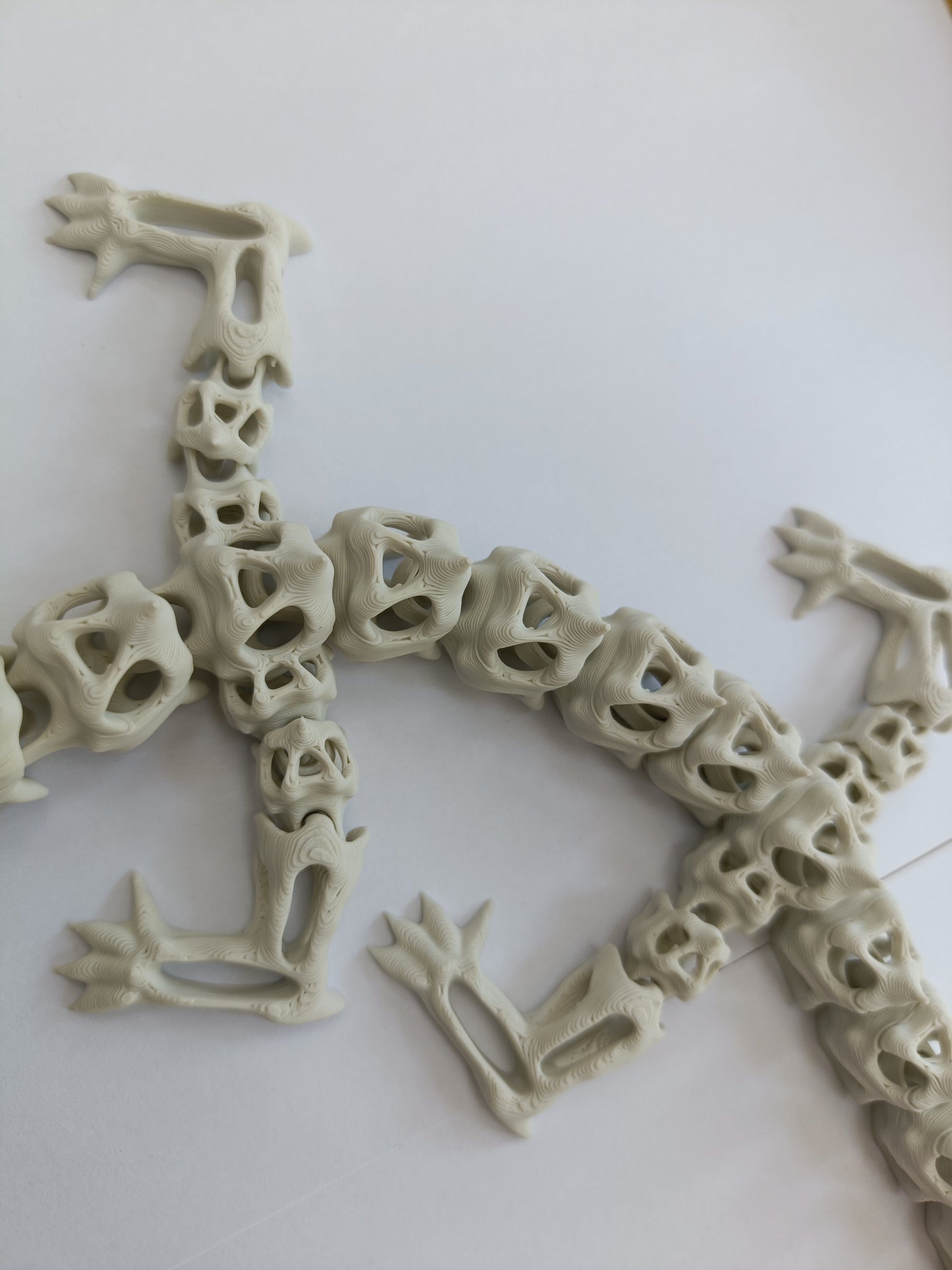 Figurina dragon scheletic articulat