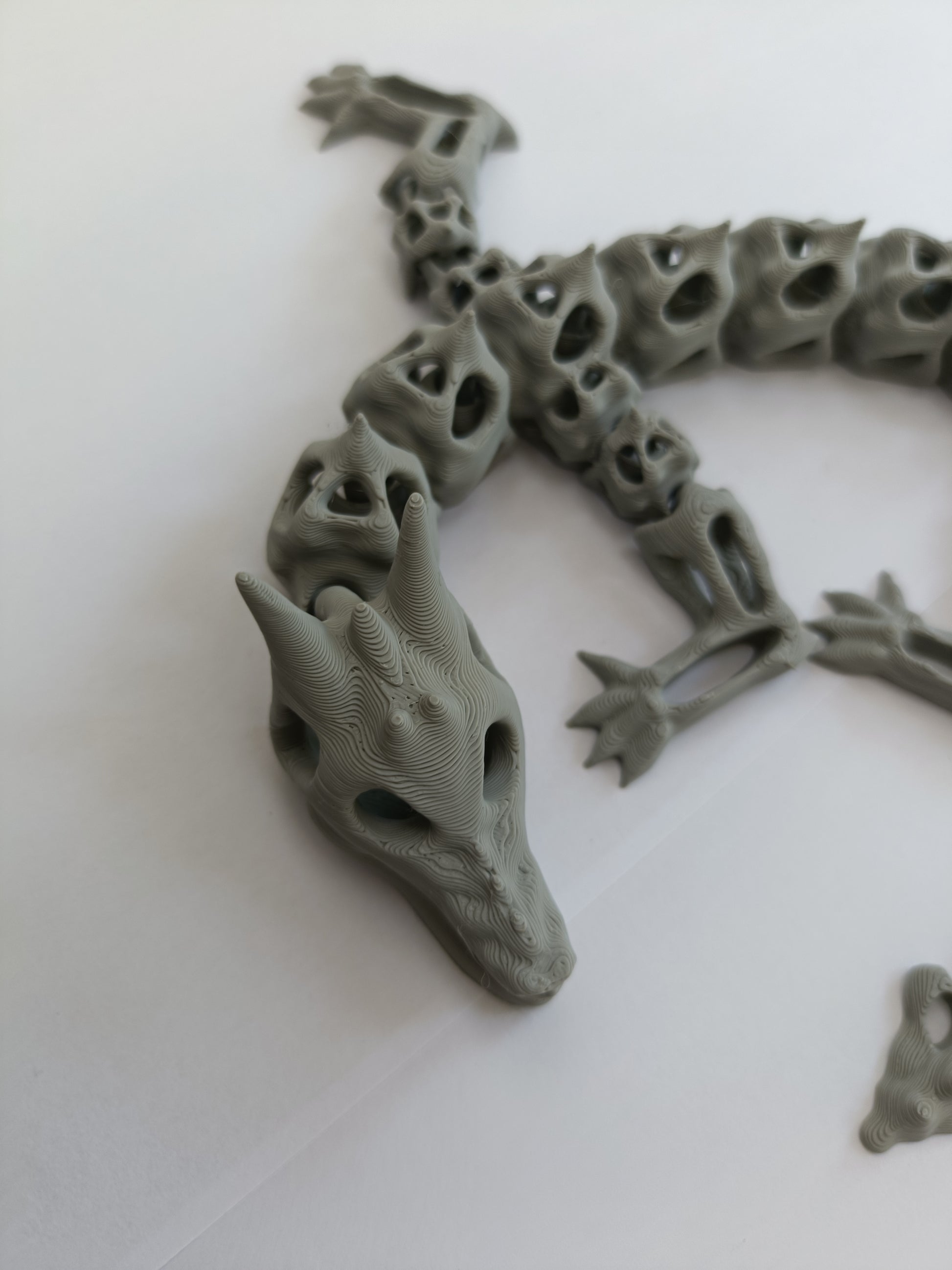Figurina dragon scheletic articulat